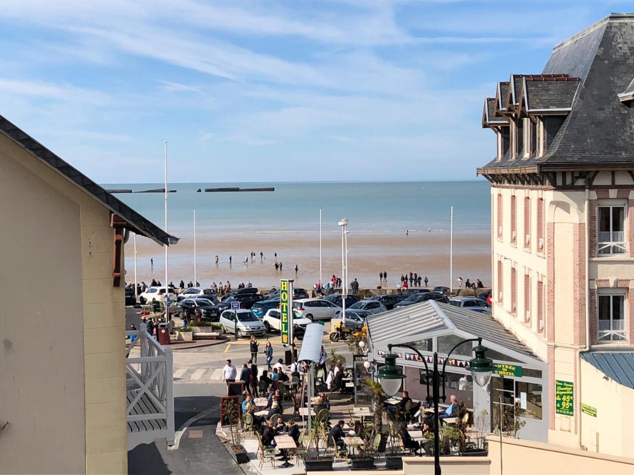 Dday Aviators Le Manoir Hotel Arromanches-les-Bains Exterior photo