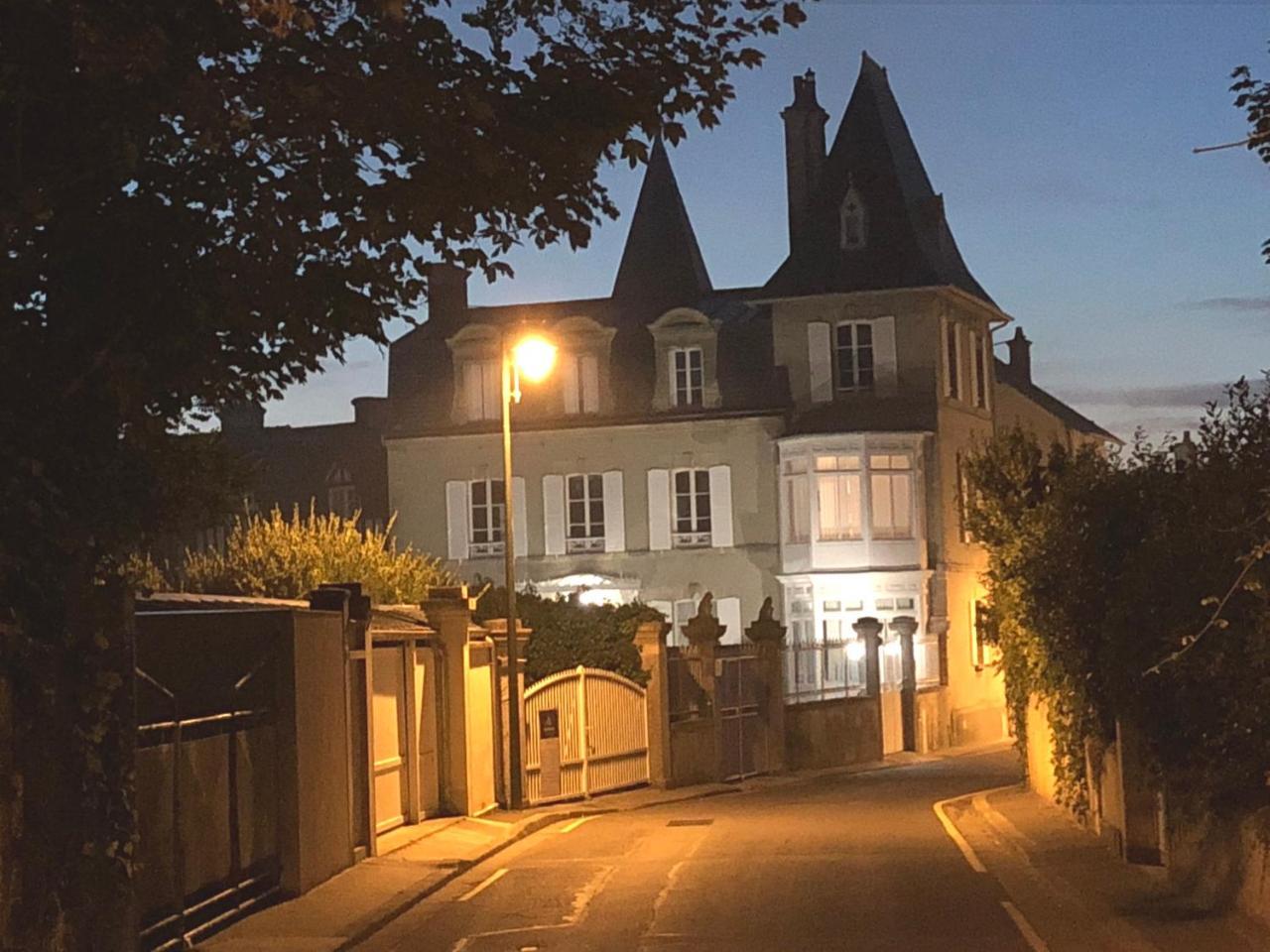 Dday Aviators Le Manoir Hotel Arromanches-les-Bains Exterior photo